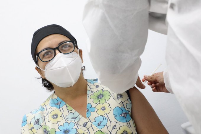Gobierno continúa la jornada de vacunación para proteger al personal de salud contra el COVID19 gobierno-continua-la-jornada-de-vacunacion-para-proteger-al-personal-de-salud-contra-el-covid19
